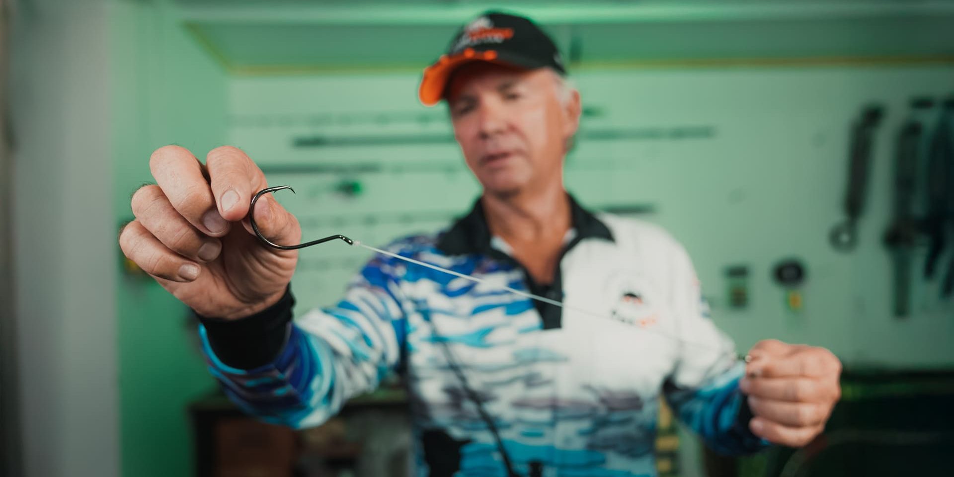 Uni Knot_Full Frame Holding_Thumbnail_DSC05693-Edit